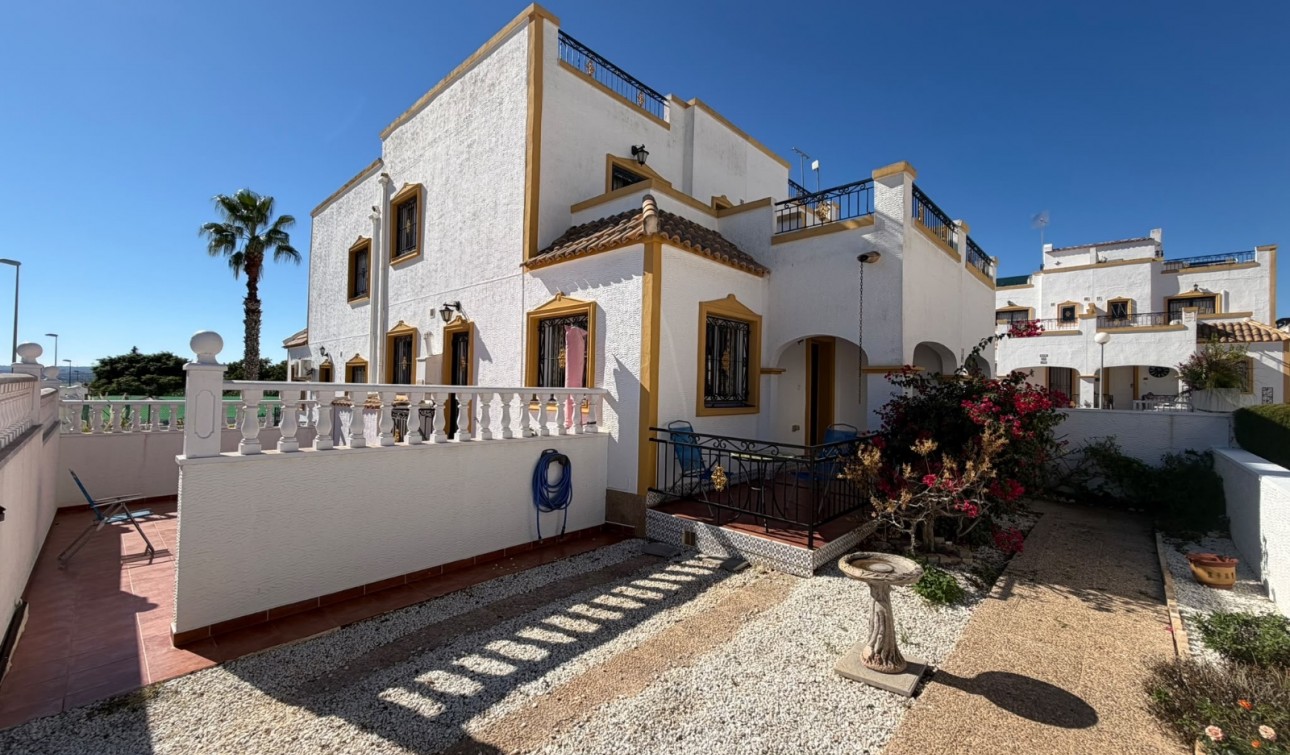 Resale - Town House - Entre Naranjos
