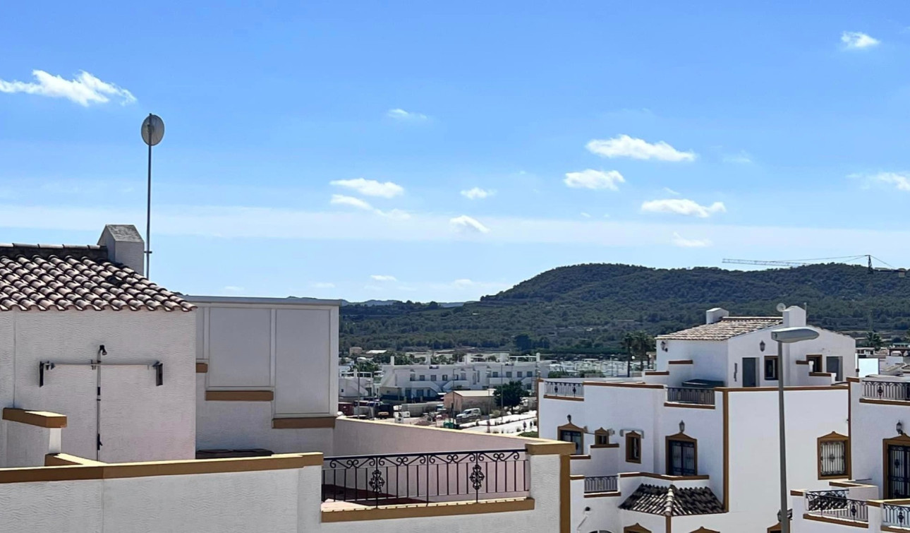 Resale - Town House - Entre Naranjos