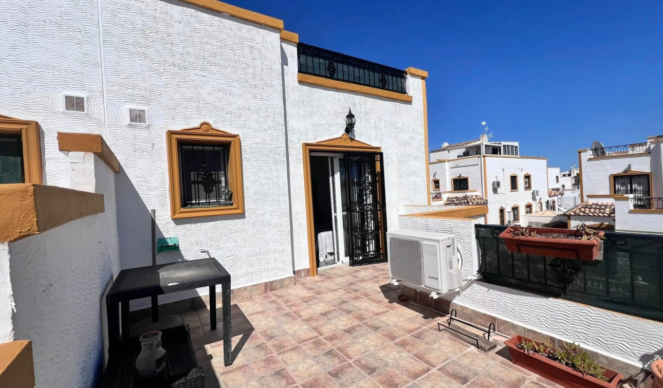 Resale - Town House - Entre Naranjos