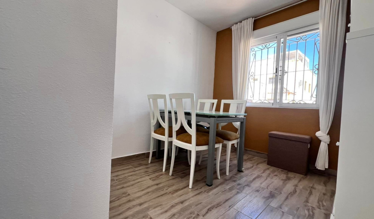 Resale - Town House - Entre Naranjos