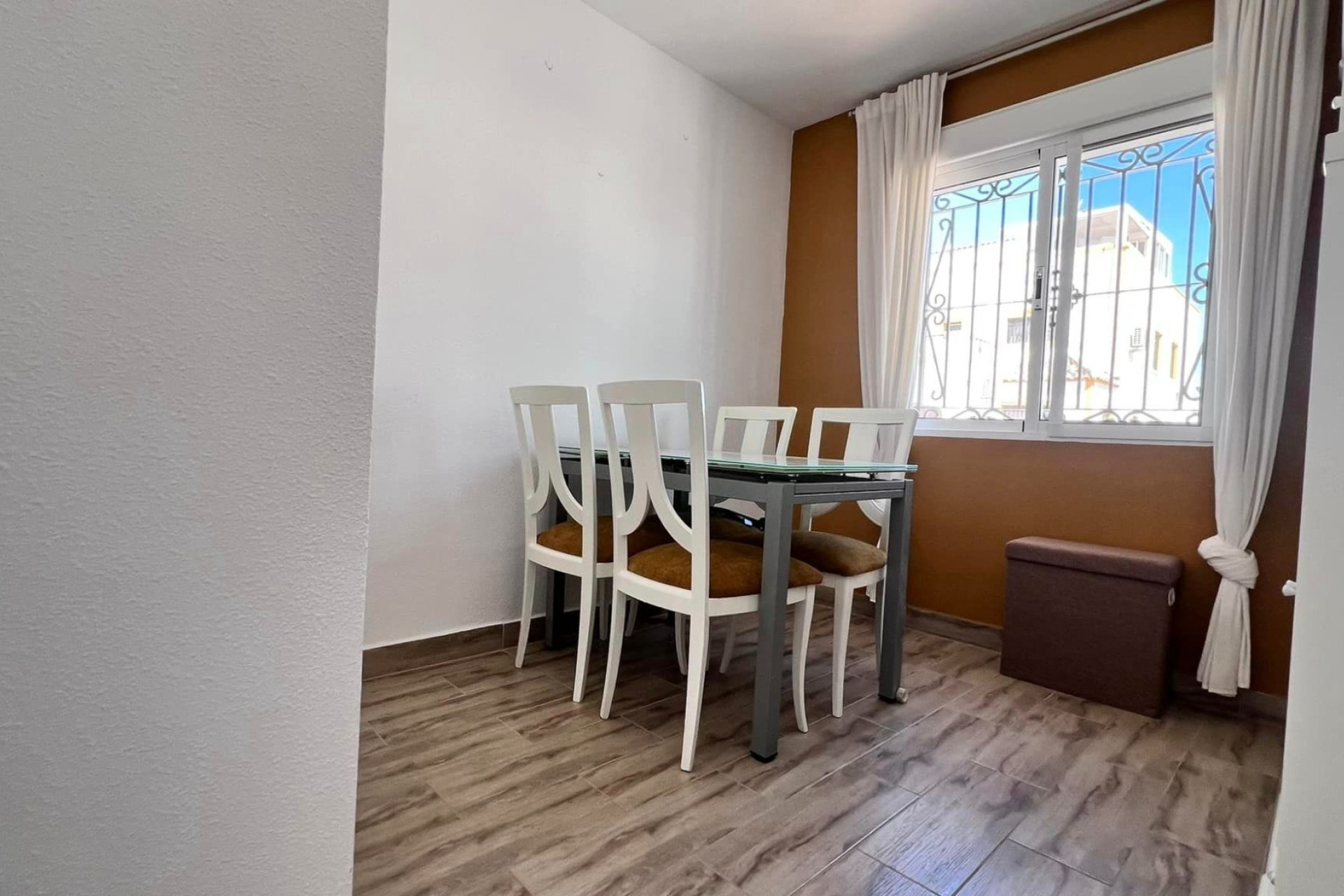 Resale - Town House - Entre Naranjos