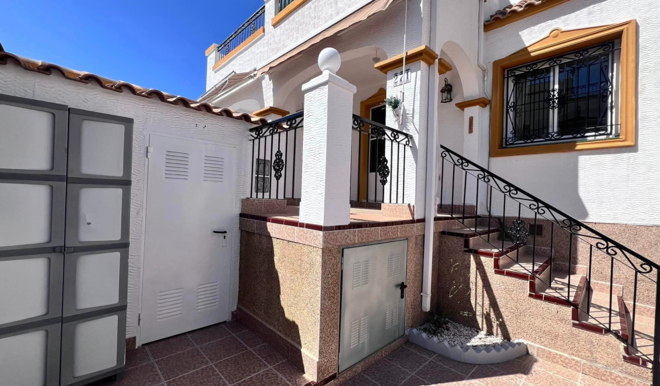 Resale - Town House - Entre Naranjos