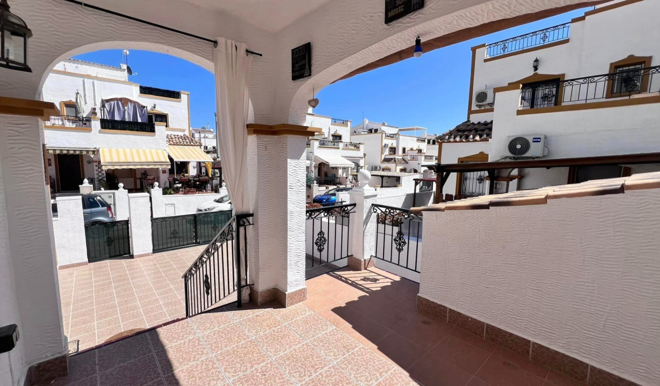 Resale - Town House - Entre Naranjos