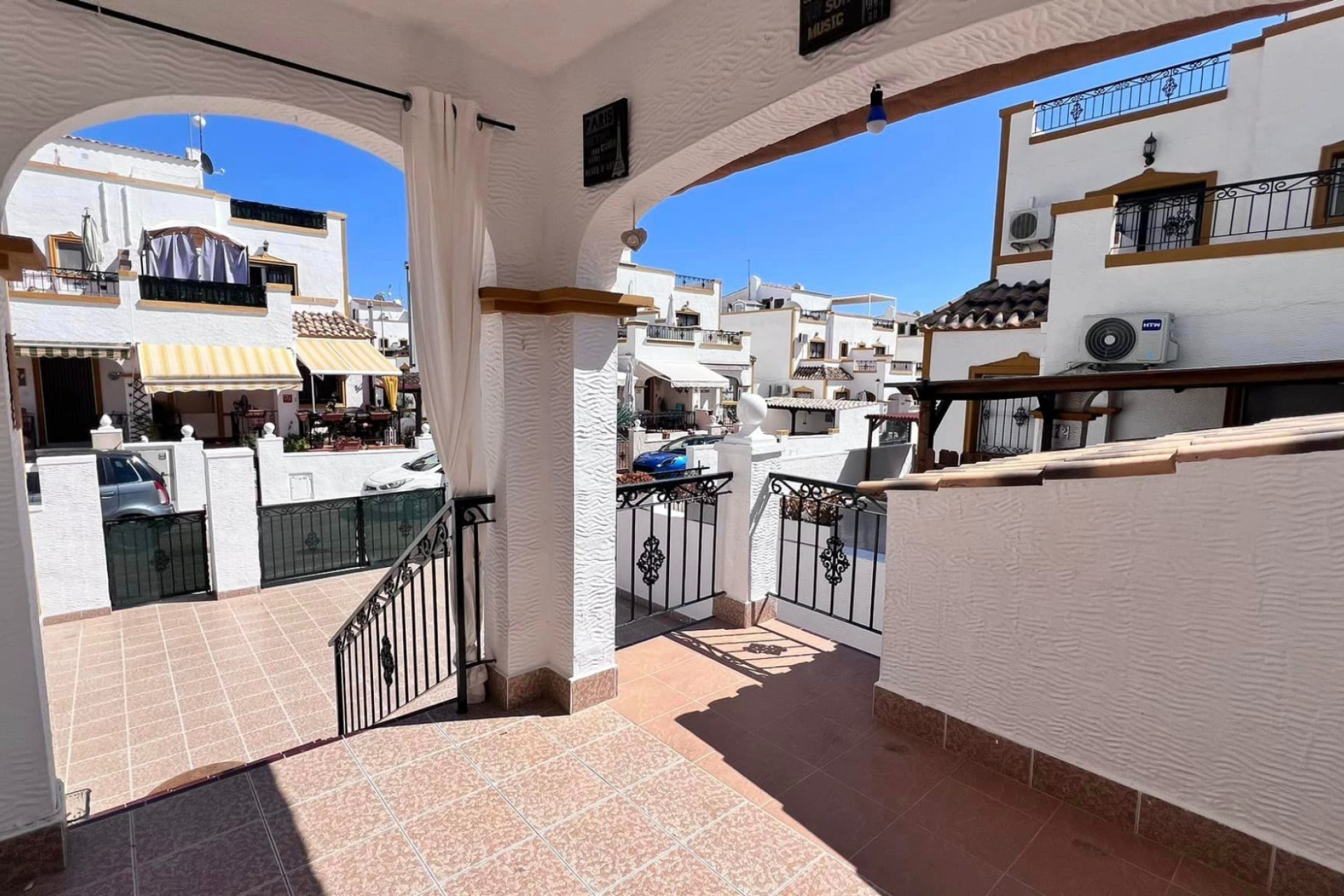 Resale - Town House - Entre Naranjos