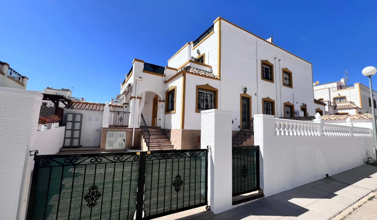 Resale - Town House - Entre Naranjos