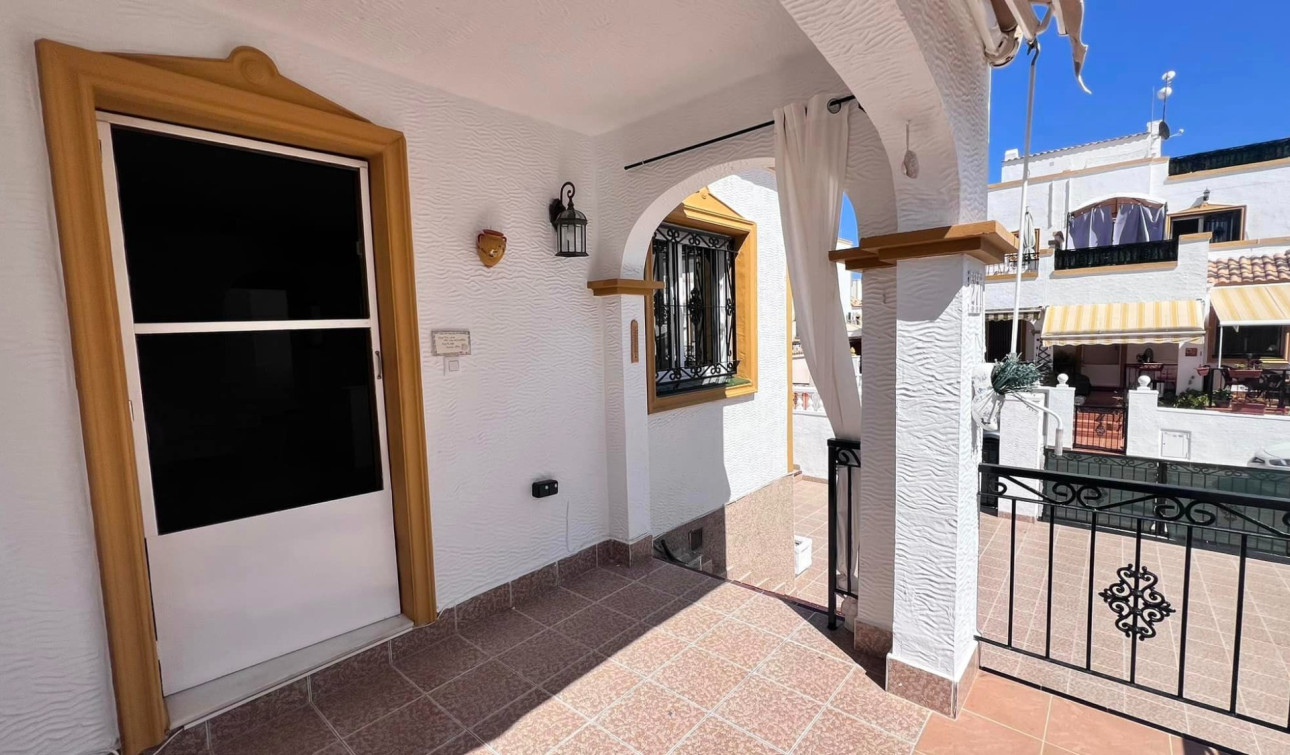 Resale - Town House - Entre Naranjos