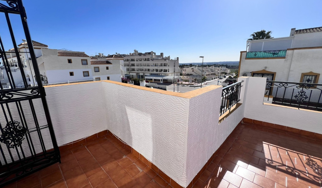 Resale - Town House - Entre Naranjos