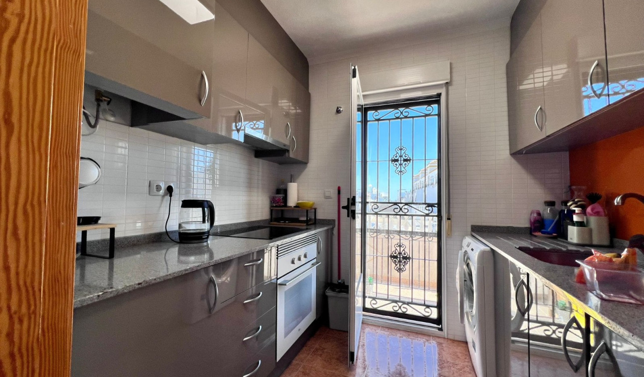 Resale - Town House - Entre Naranjos