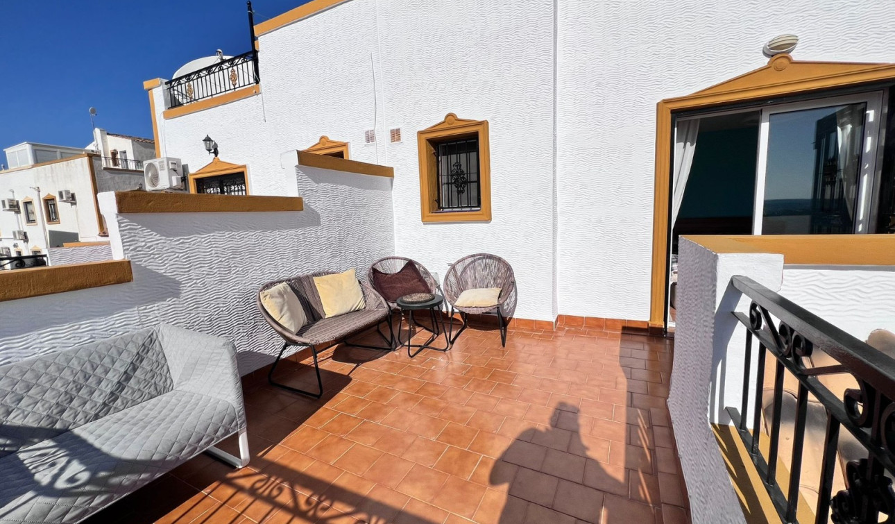 Resale - Town House - Entre Naranjos