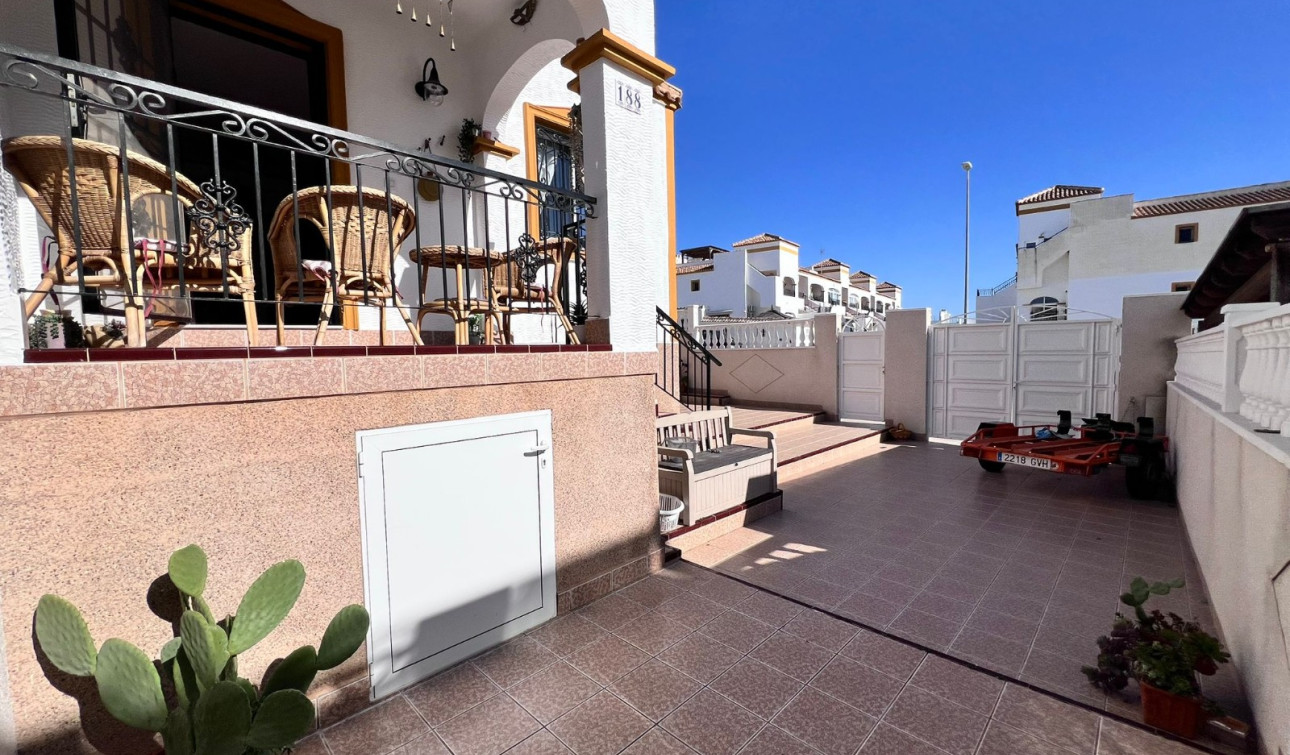 Resale - Town House - Entre Naranjos