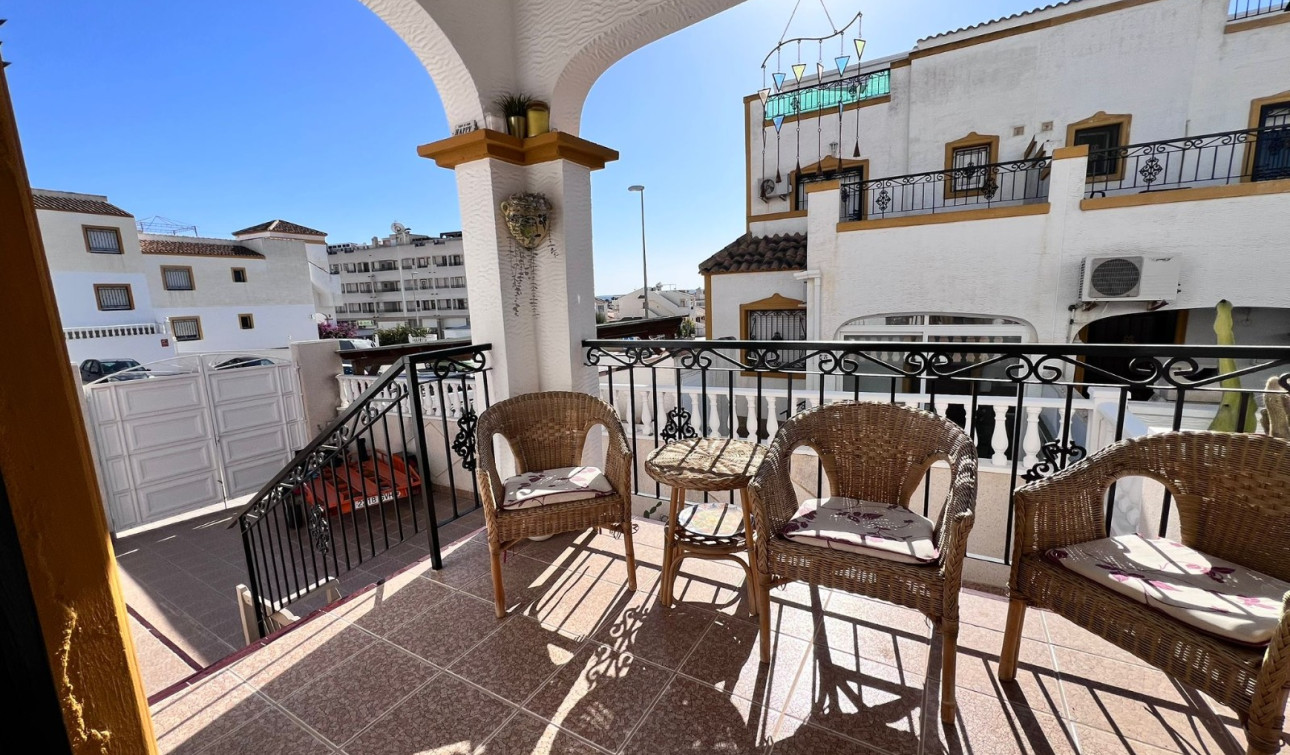 Resale - Town House - Entre Naranjos