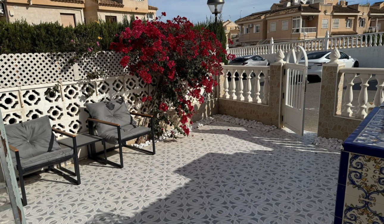 Resale - Town House - La Mata