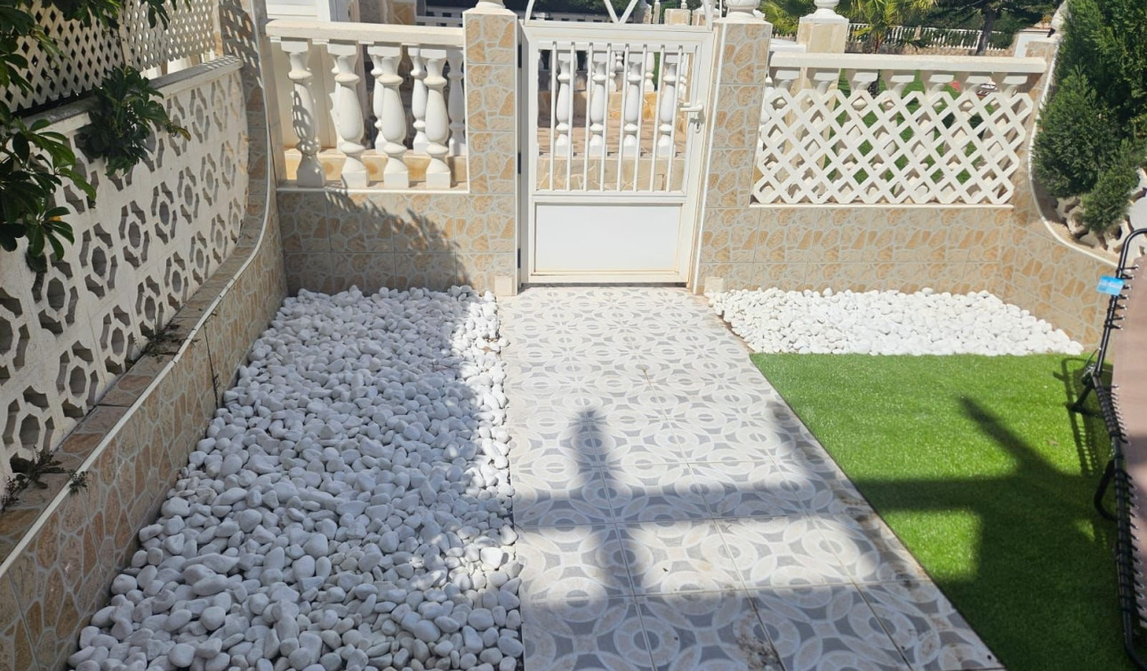 Resale - Town House - La Mata