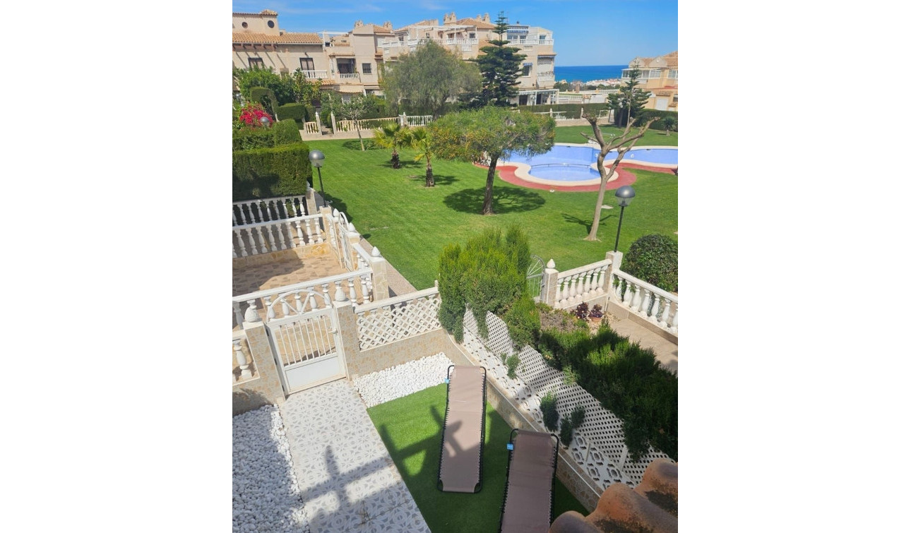 Resale - Town House - La Mata
