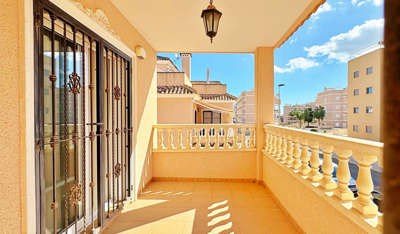 Resale - Town House - Orihuela Costa - Villamartín