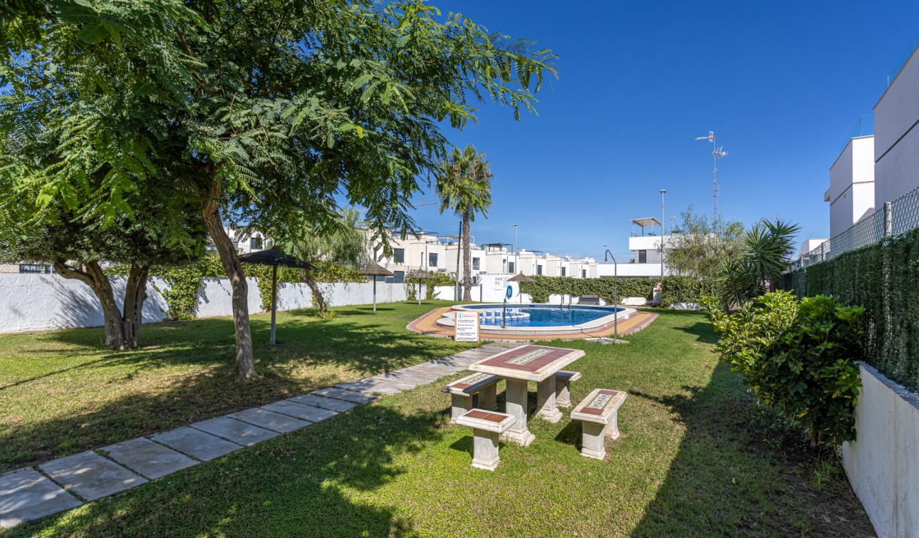 Resale - Town House - Orihuela Costa - Villamartín