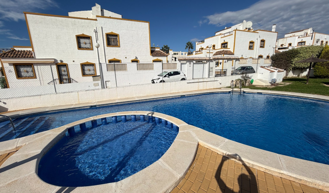 Resale - Town House - Orihuela - Entre Naranjos