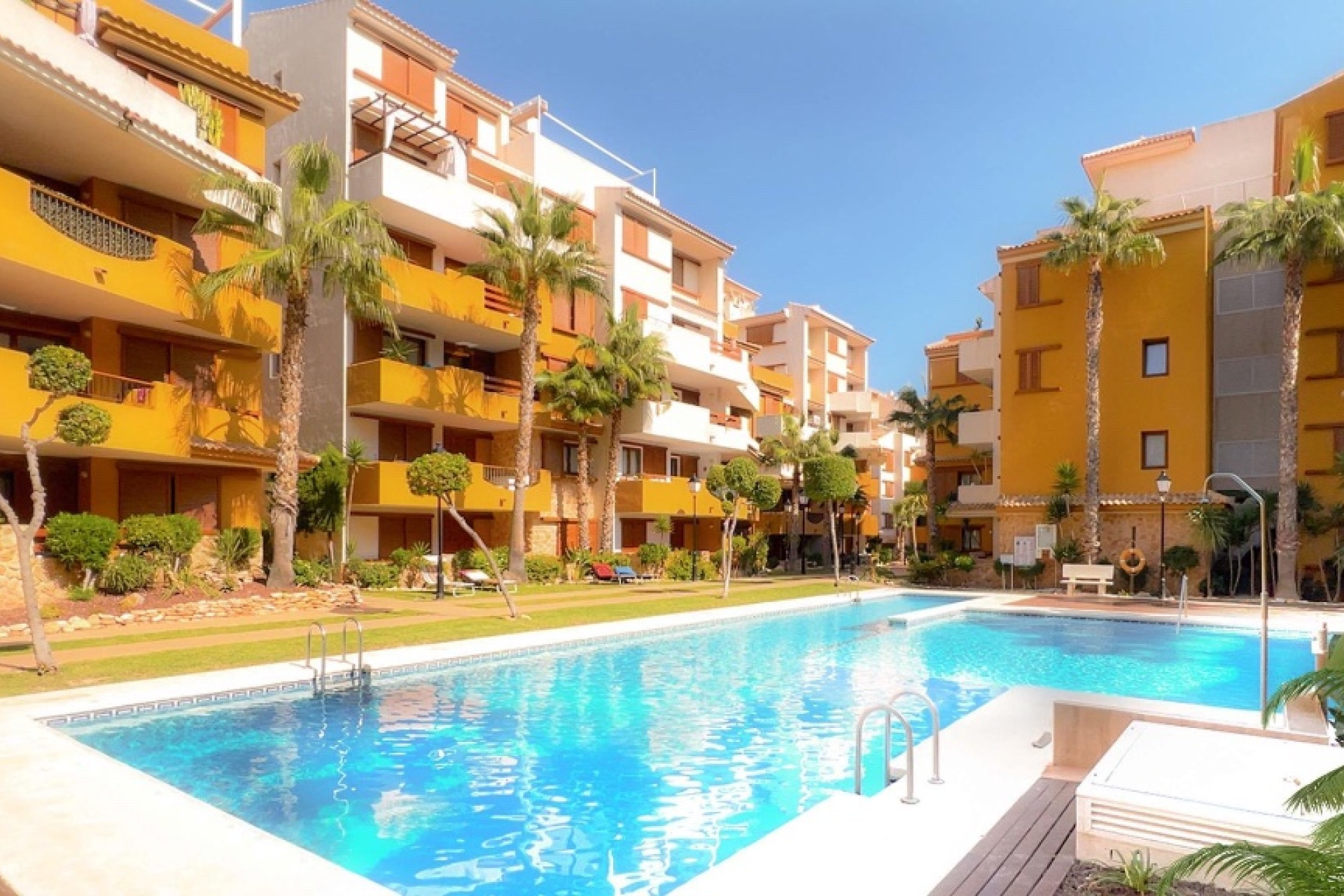 Resale - Town House - Punta Prima