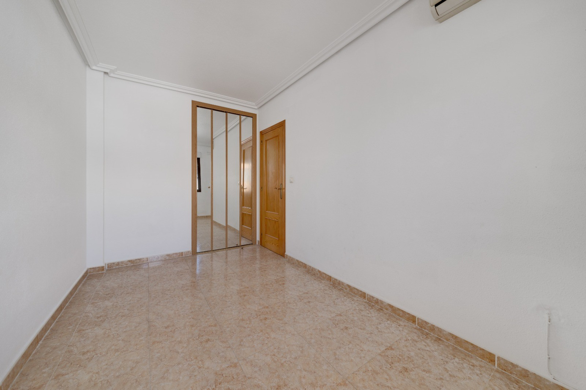 Resale - Town House - San Miguel de Salinas