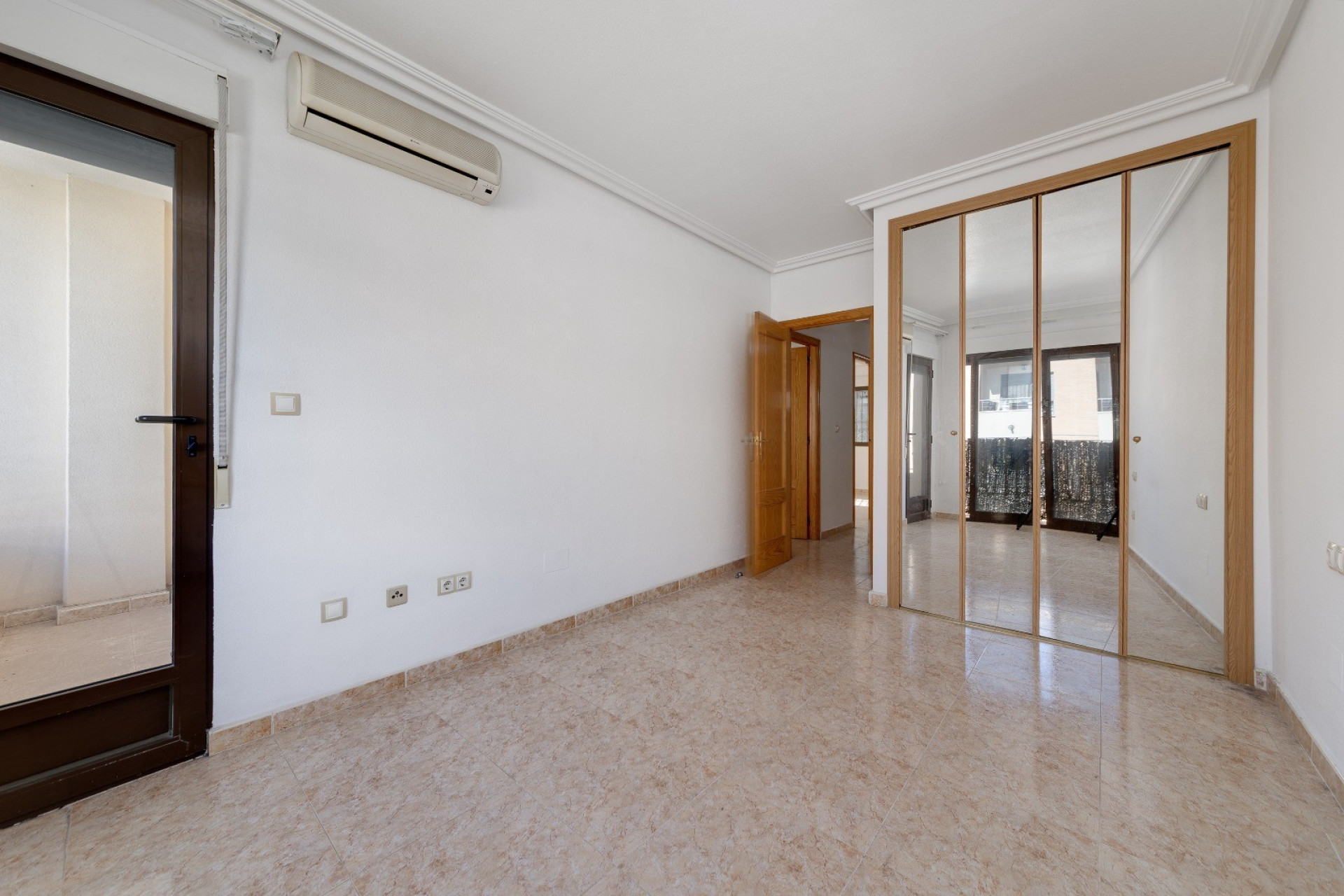 Resale - Town House - San Miguel de Salinas