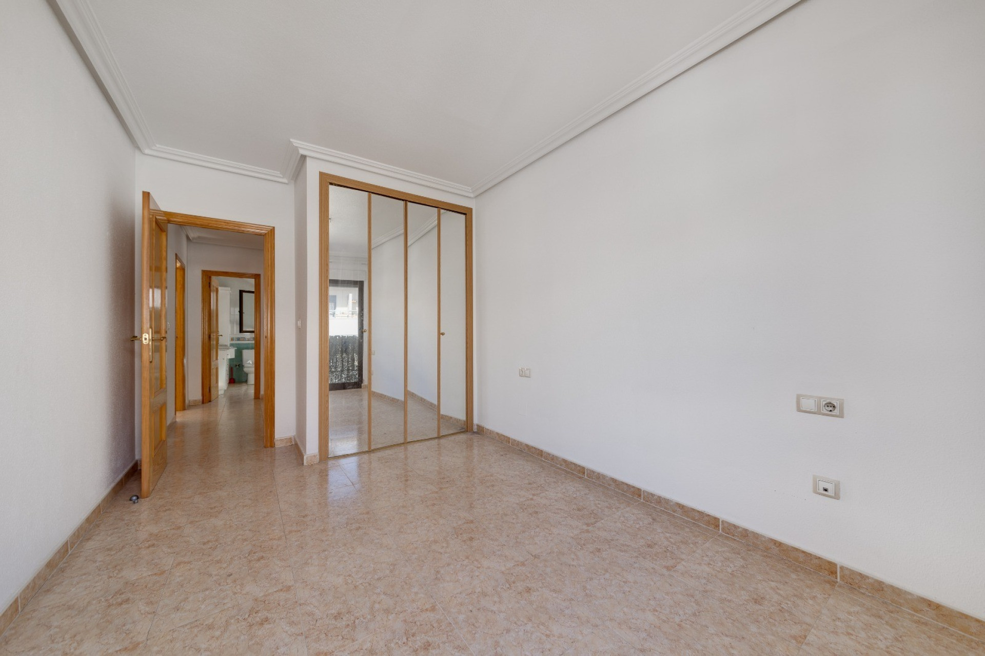 Resale - Town House - San Miguel de Salinas