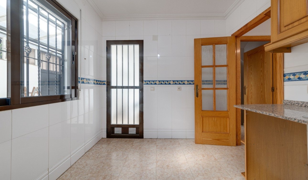 Resale - Town House - San Miguel de Salinas