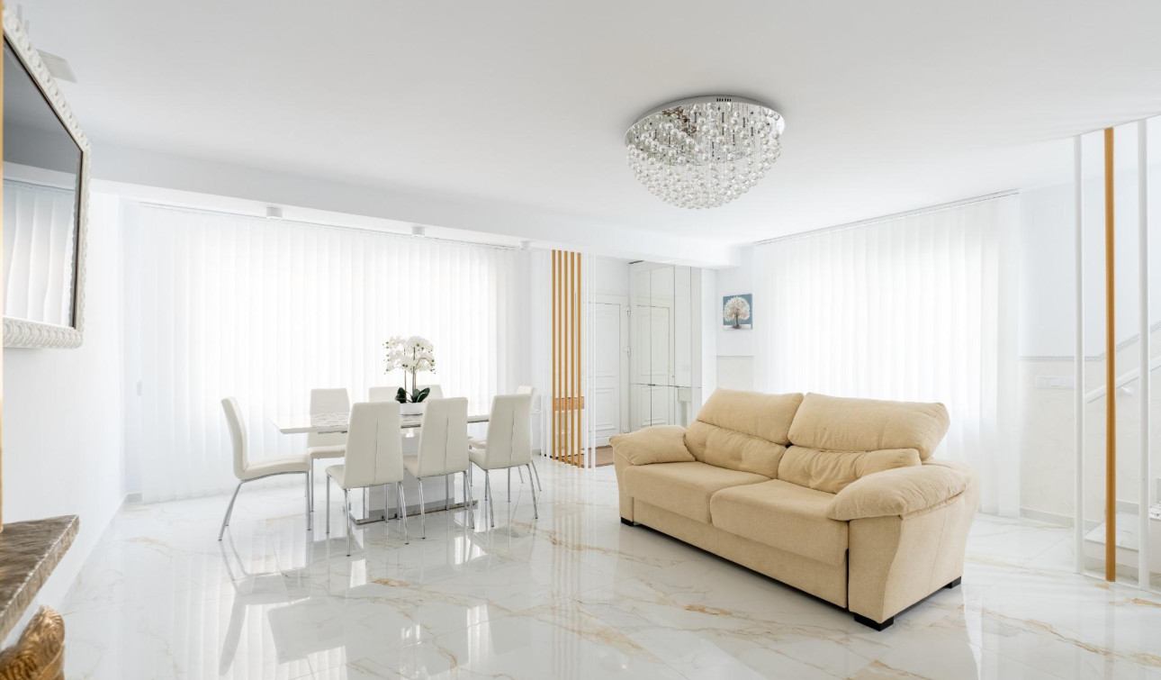 Resale - Town House - Torrevieja - Punta prima