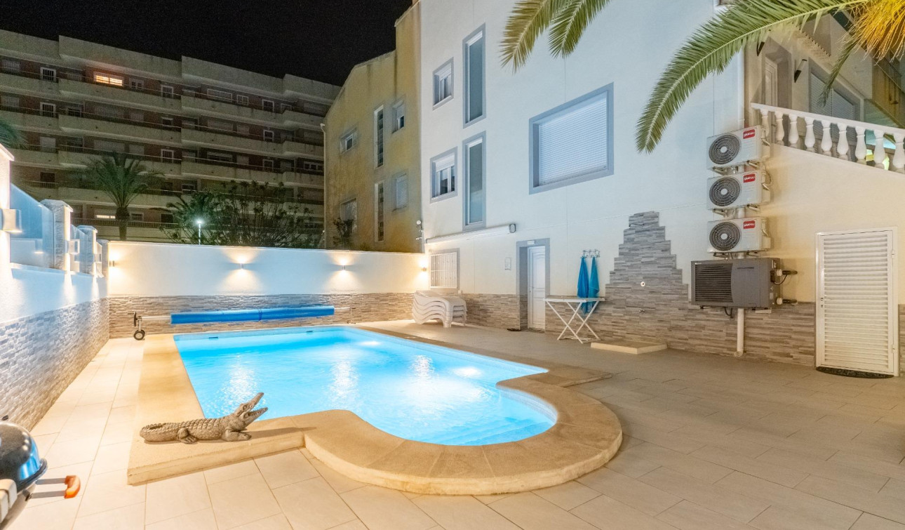 Resale - Town House - Torrevieja - Punta prima