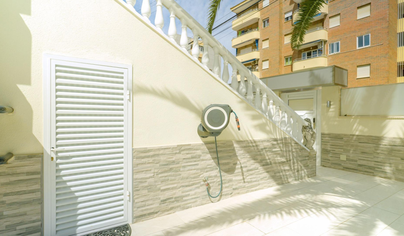 Resale - Town House - Torrevieja - Punta prima