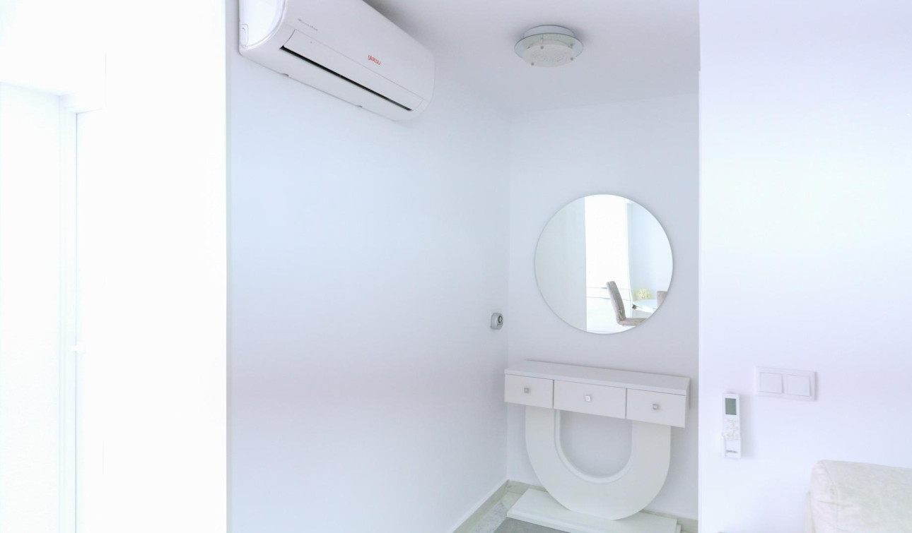 Resale - Town House - Torrevieja - Punta prima