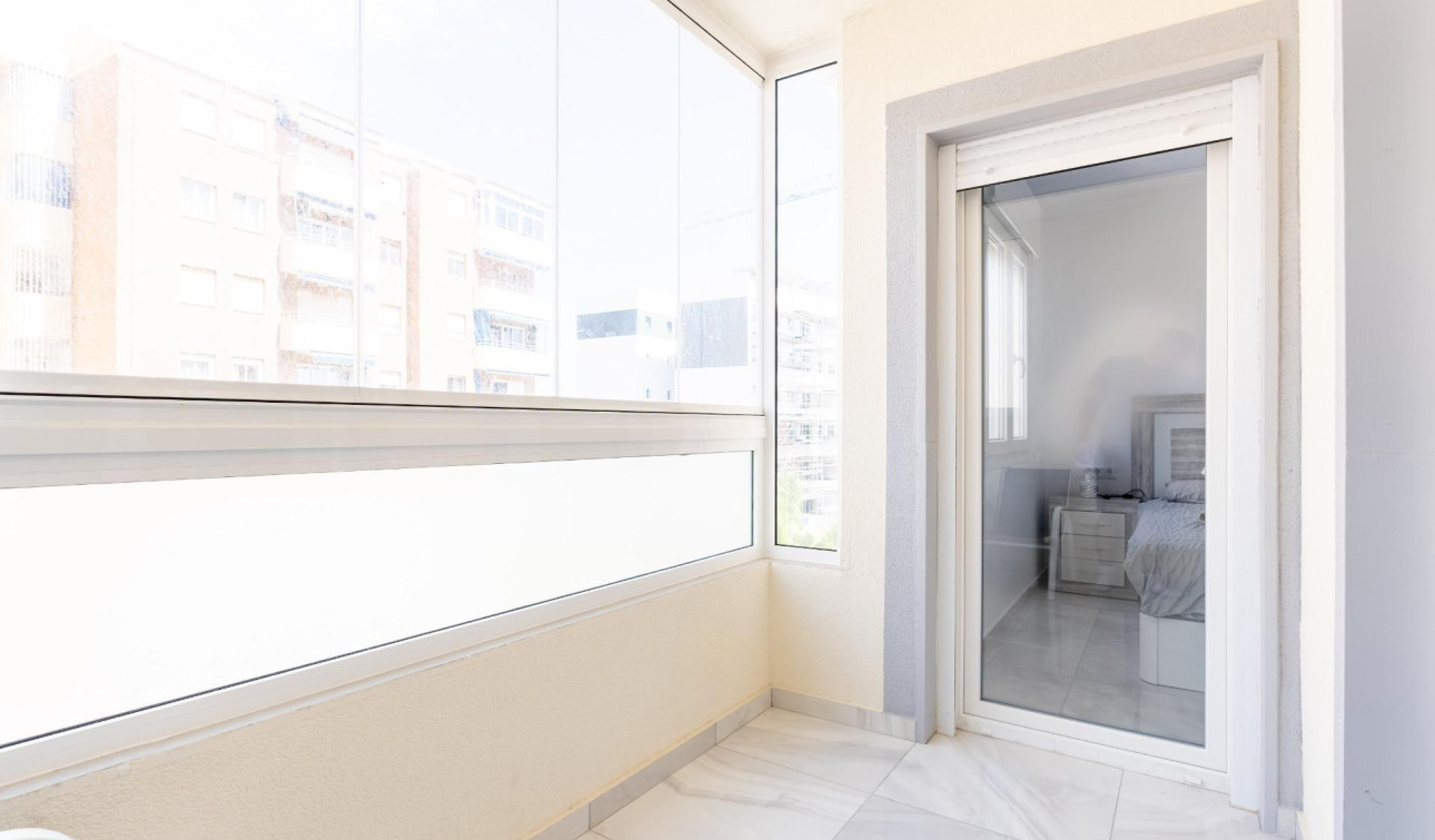 Resale - Town House - Torrevieja - Punta prima