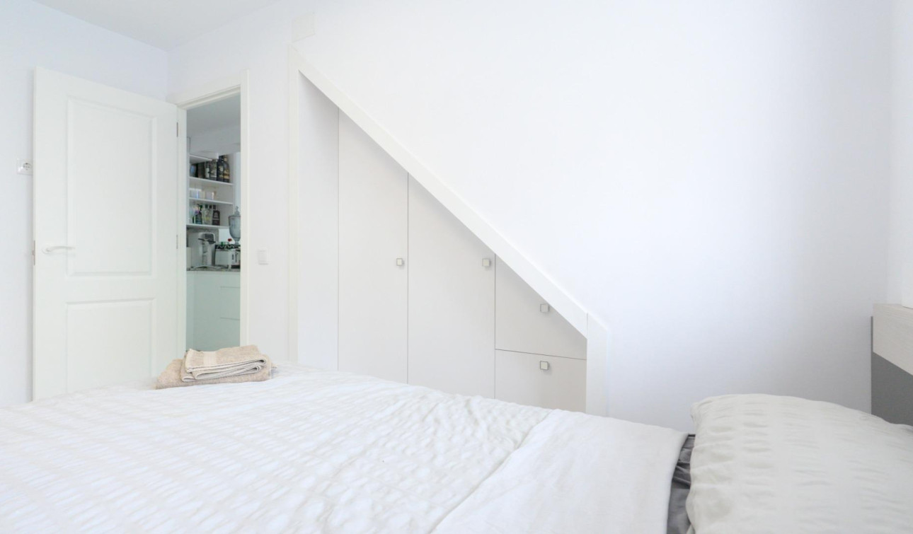 Resale - Town House - Torrevieja - Punta prima