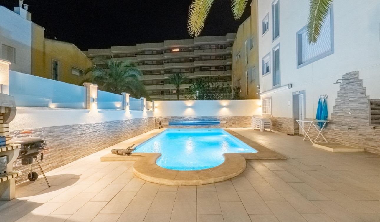 Resale - Town House - Torrevieja - Punta prima