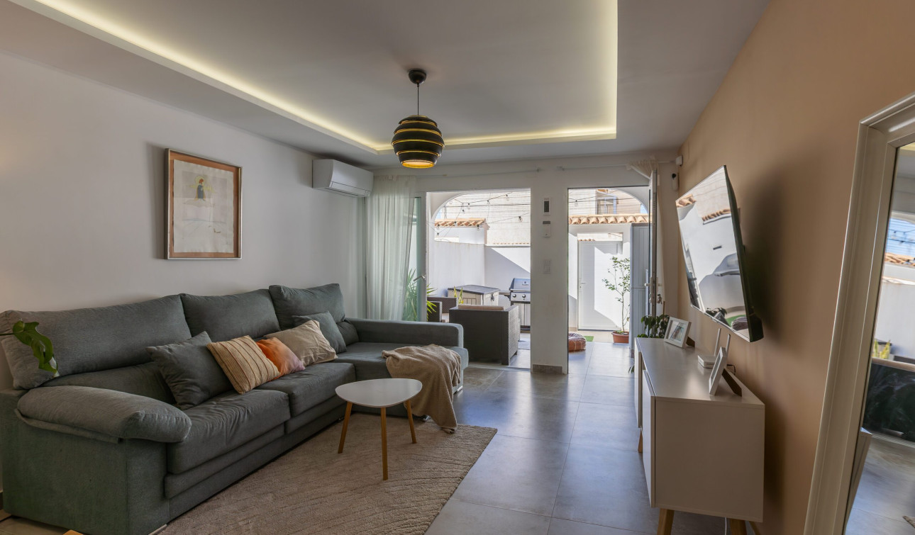 Resale - Town House - Torrevieja