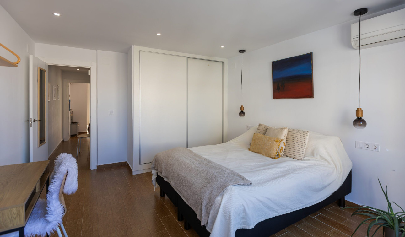 Resale - Town House - Torrevieja