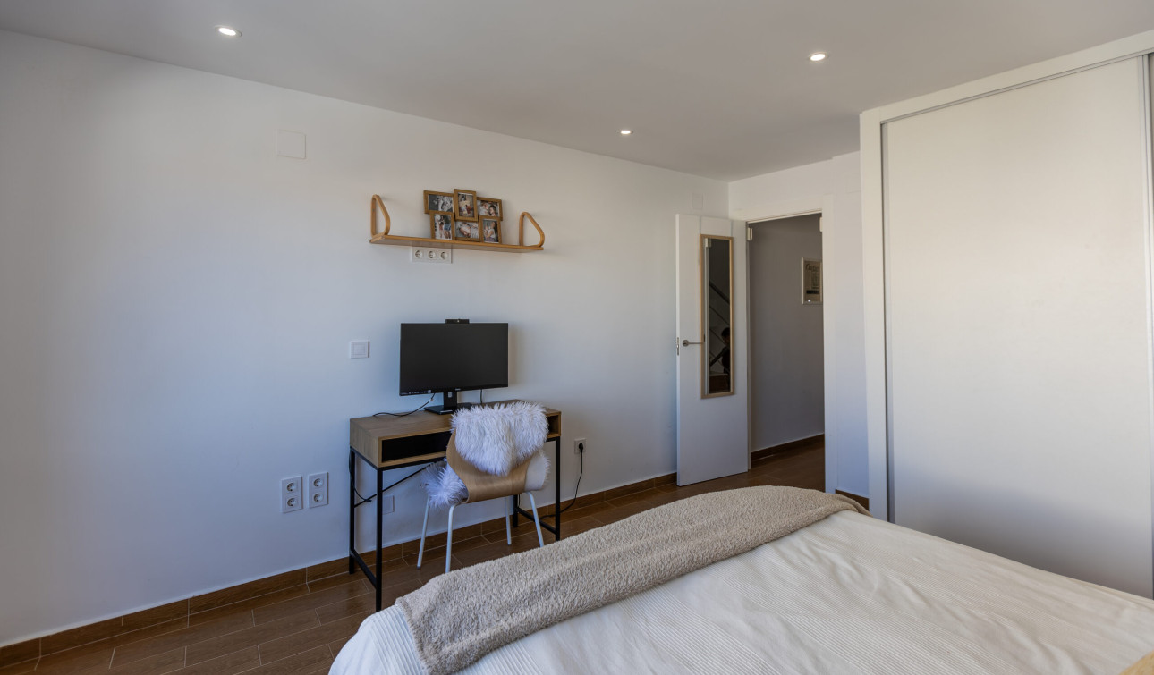 Resale - Town House - Torrevieja