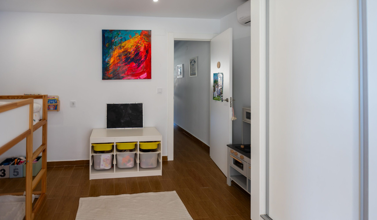 Resale - Town House - Torrevieja