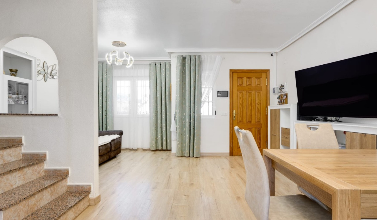 Resale - Town House - Torrevieja