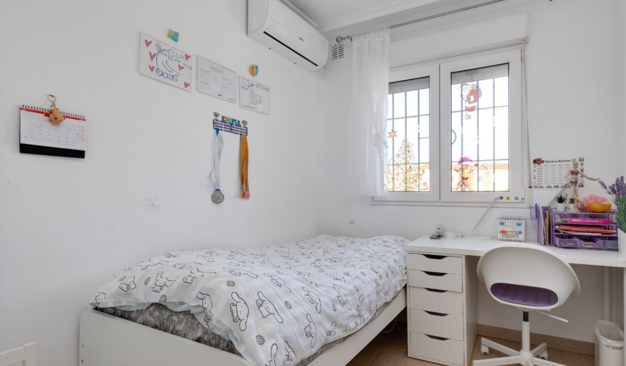 Resale - Town House - Torrevieja