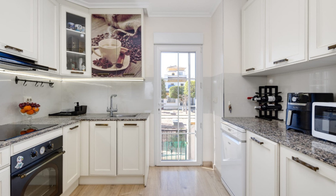 Resale - Town House - Torrevieja