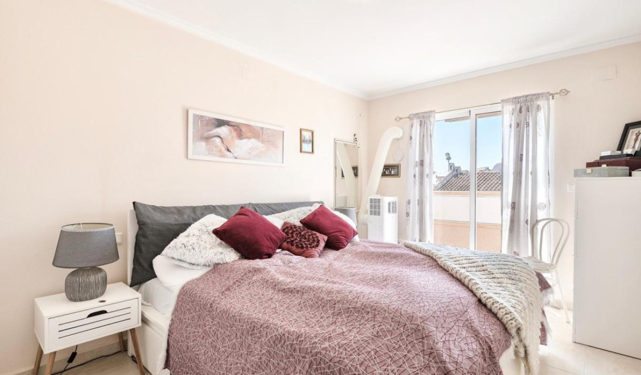 Resale - Town House - Torrevieja