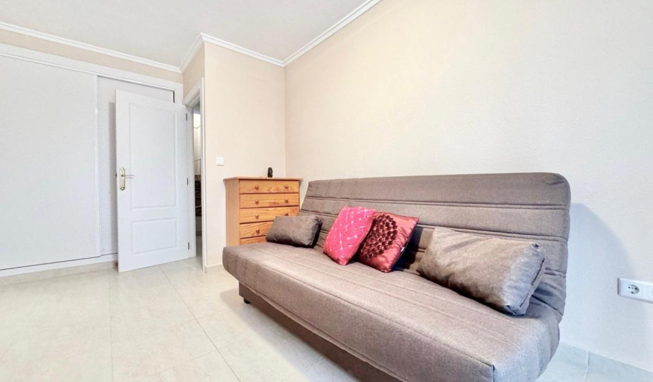 Resale - Town House - Torrevieja