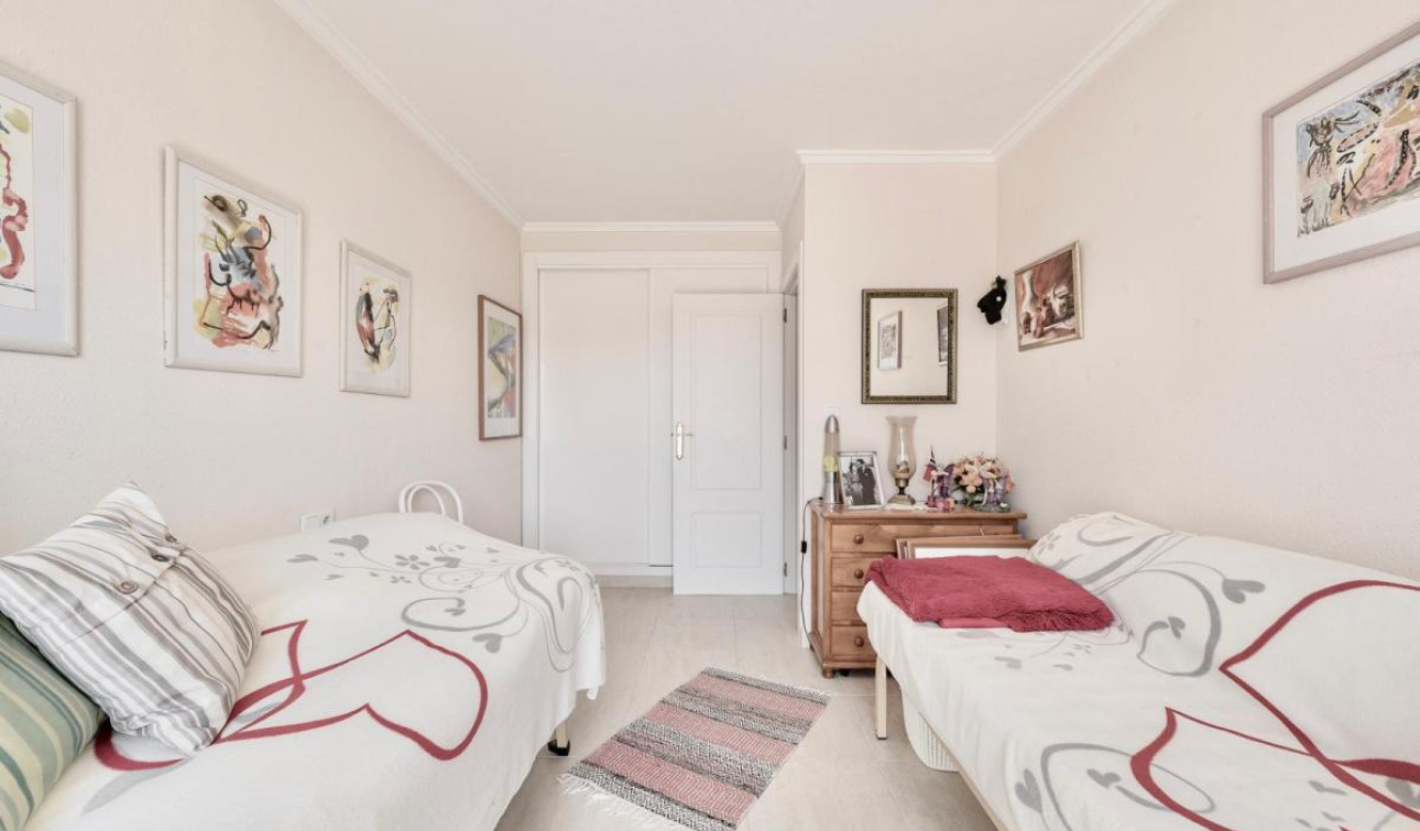Resale - Town House - Torrevieja