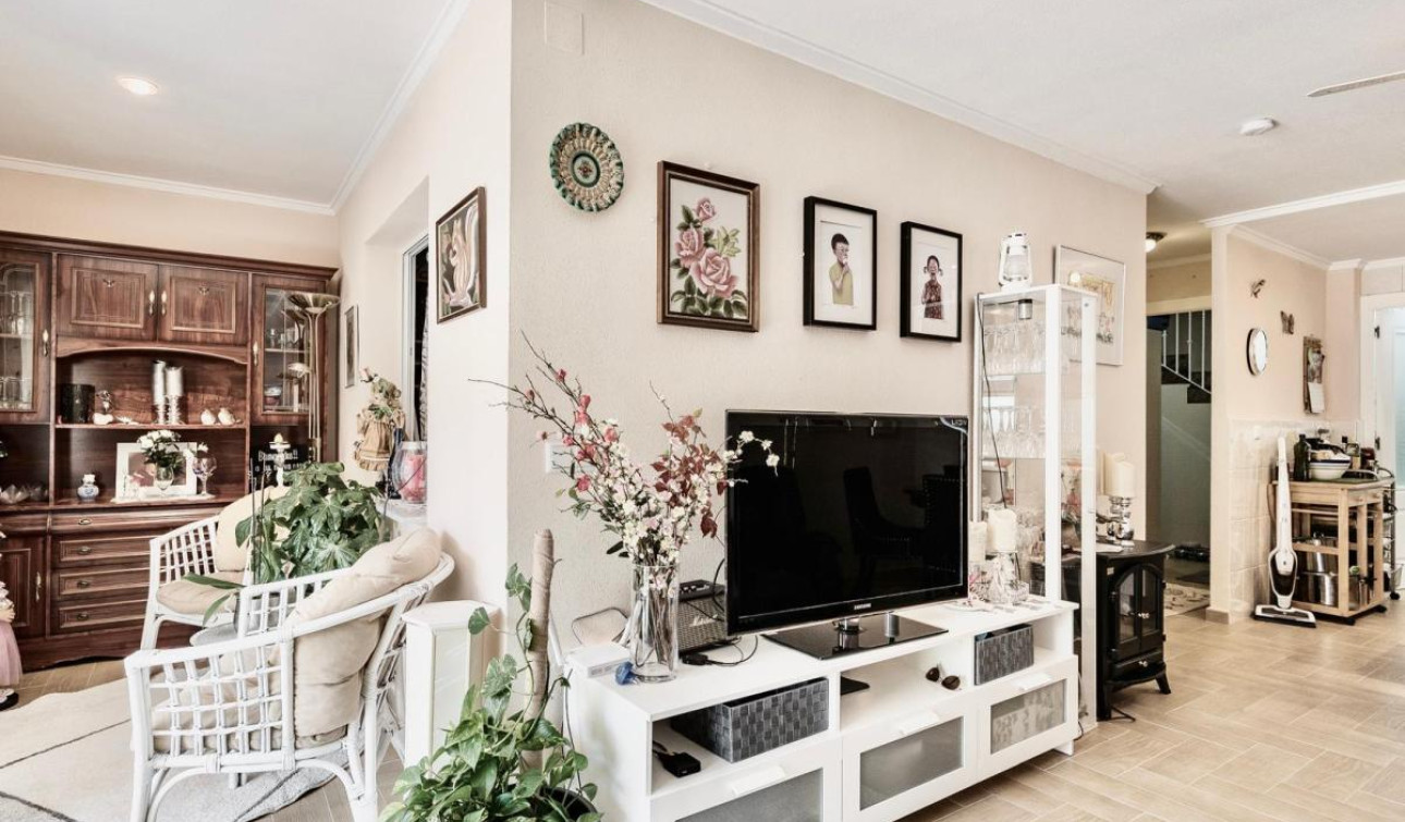 Resale - Town House - Torrevieja