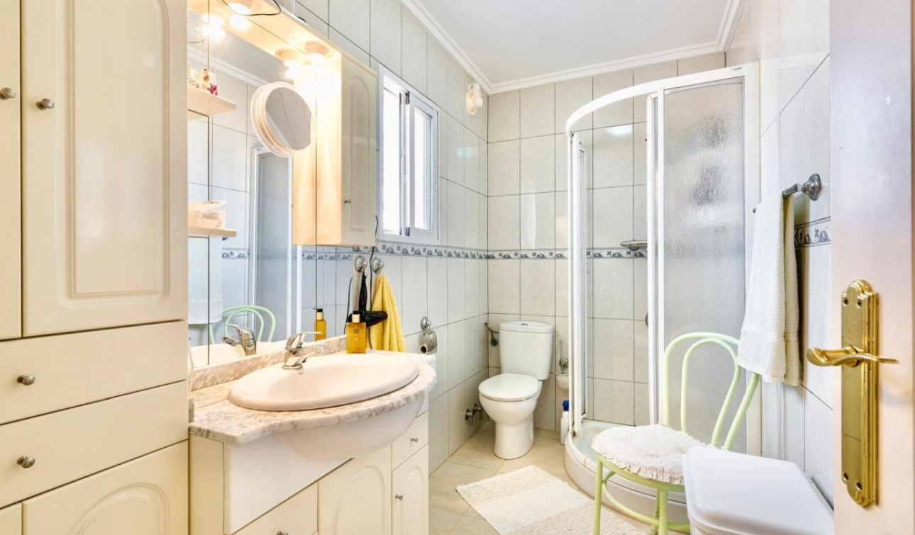 Resale - Town House - Torrevieja