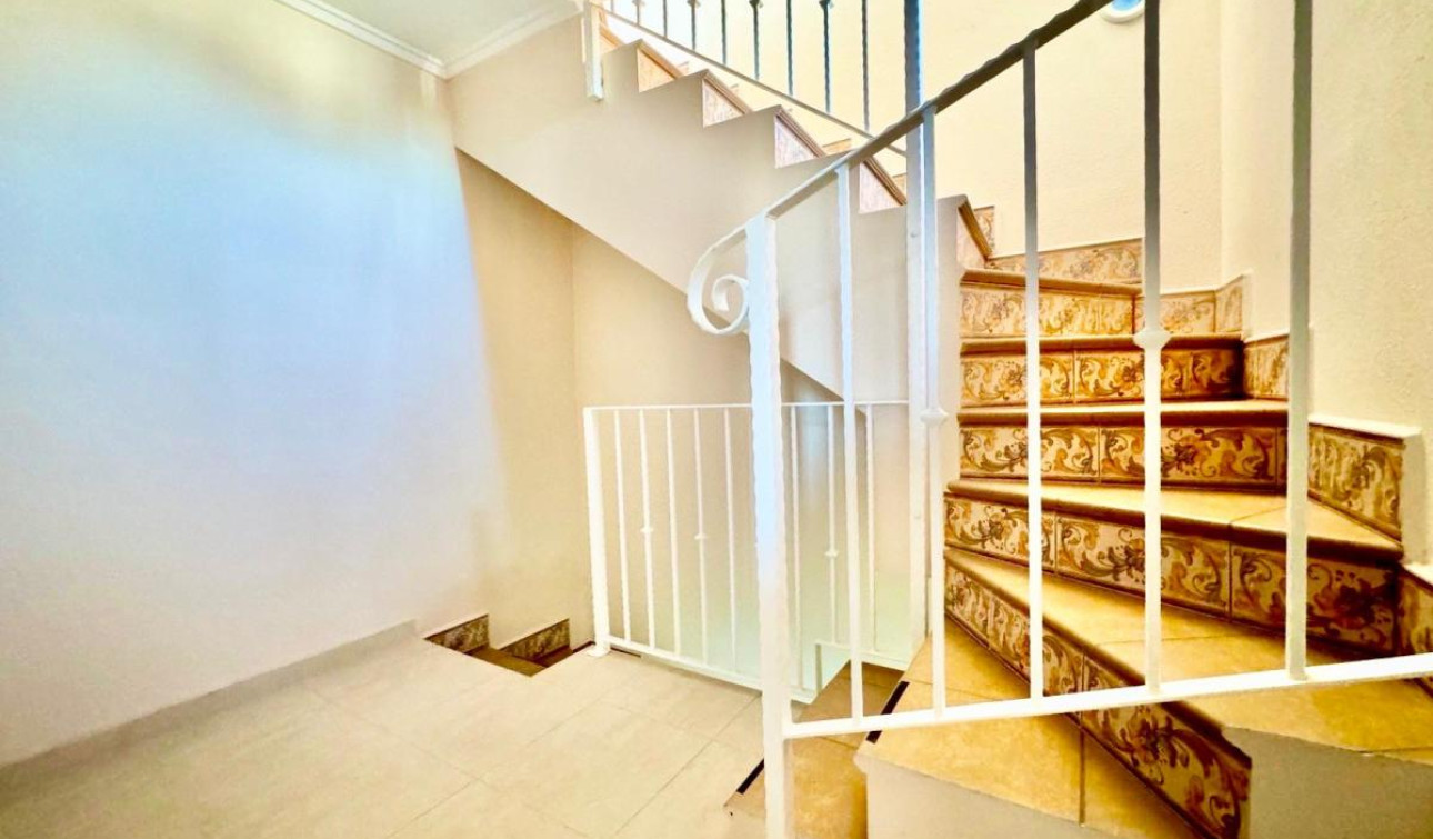 Resale - Town House - Torrevieja