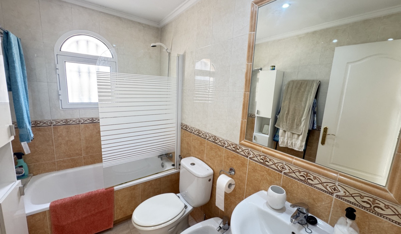 Resale - Town House - Villamartín