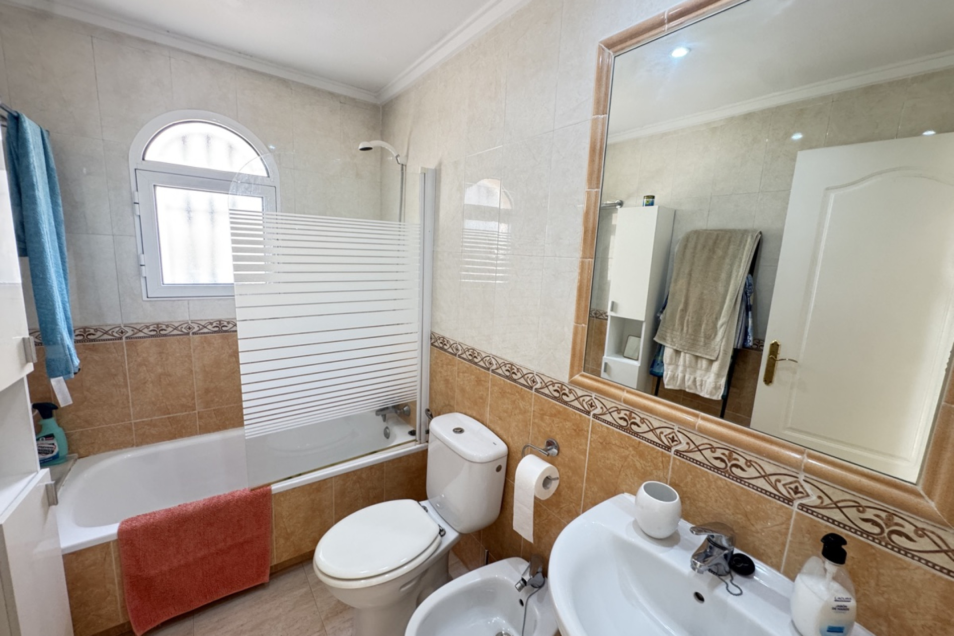 Resale - Town House - Villamartín