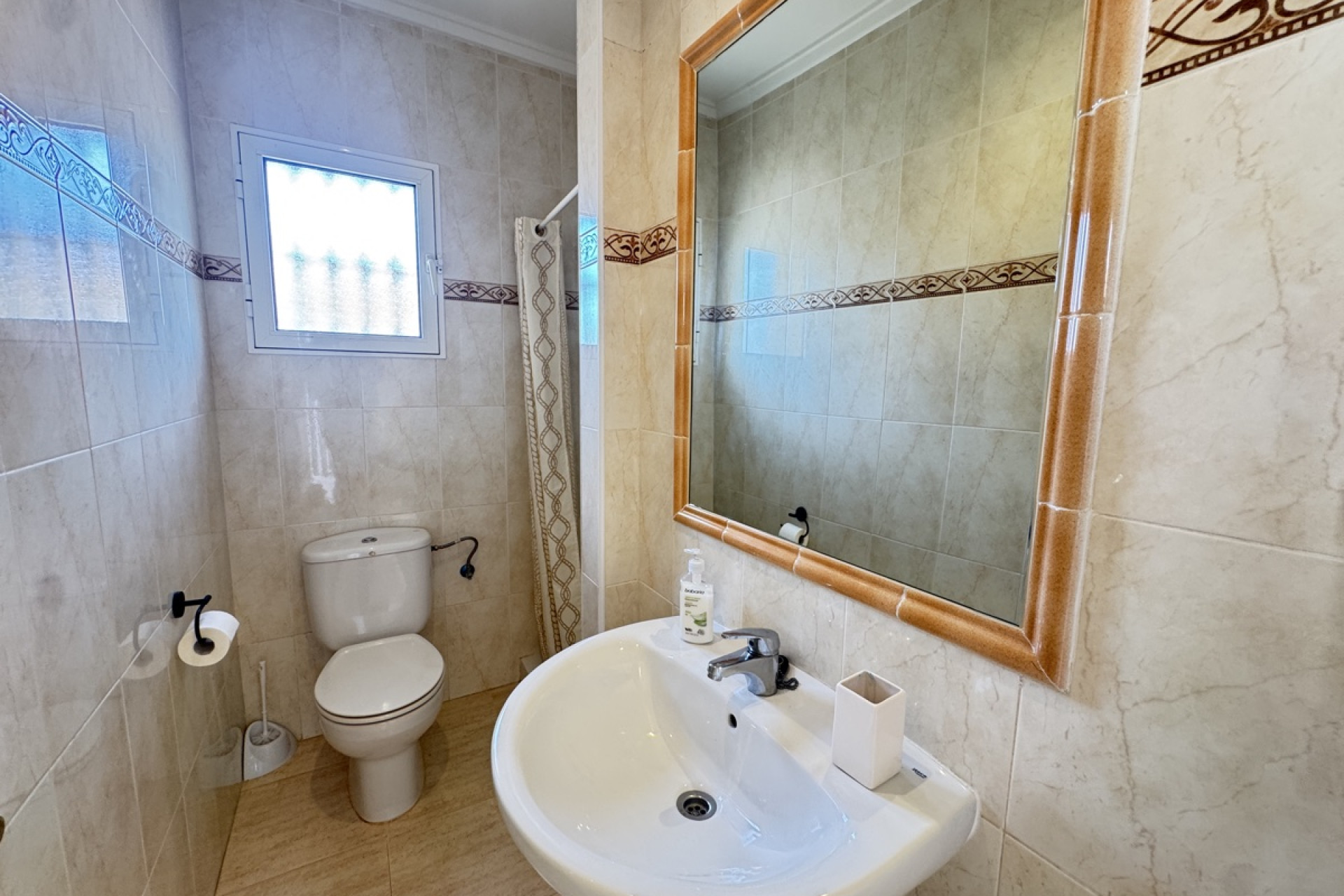 Resale - Town House - Villamartín