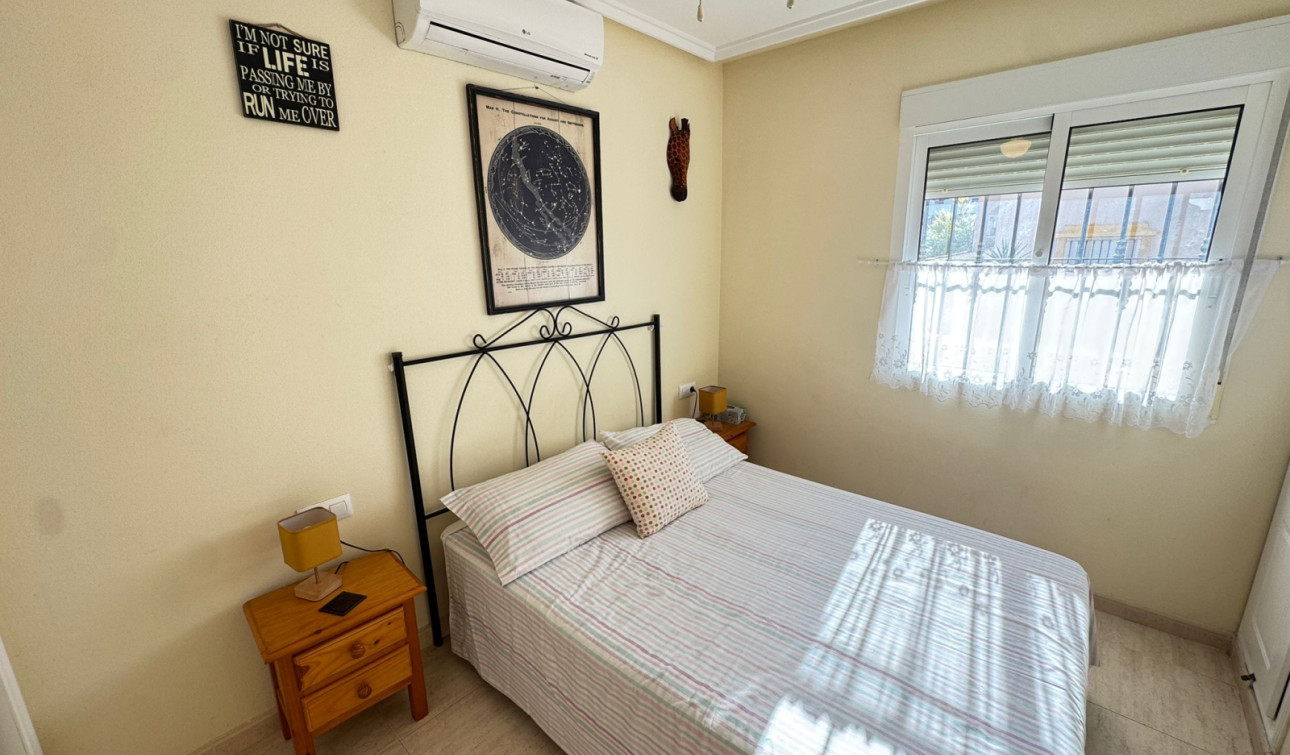 Resale - Town House - Villamartín